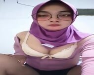 Bokep Indo Cewek Hijab Ungu Sange Colmek