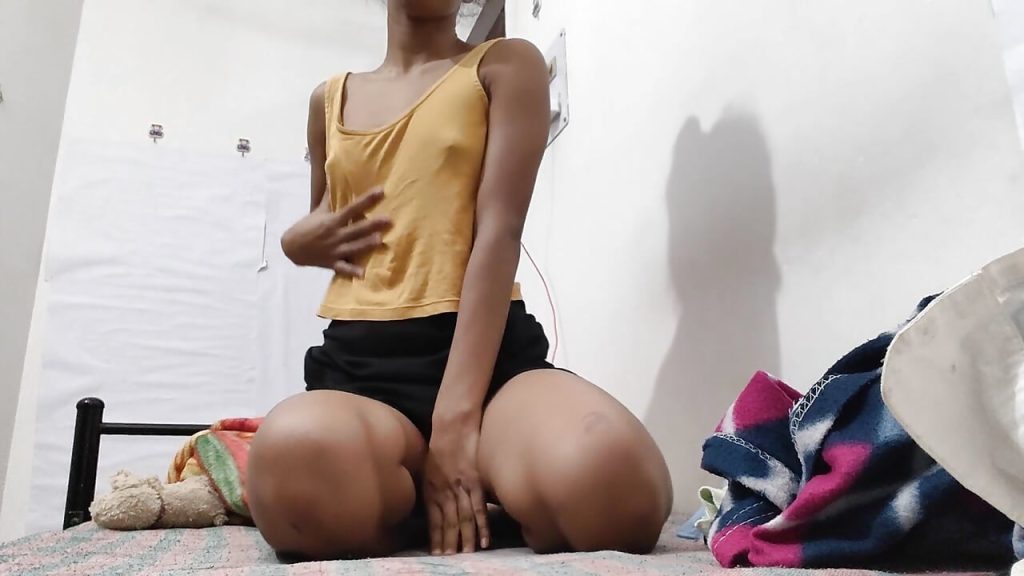 Gadis Langsing ini Colmek Demi Kepuasan