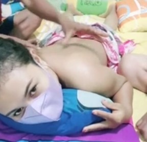 Video Threesome Sama Tukang Pijat dan Pasangan