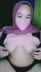 Bokep Indo: Toket Deby Hijab Binal Viral